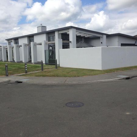 Accommodation In Frimley Hastings Bagian luar foto