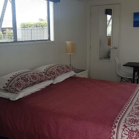 Accommodation In Frimley Hastings Bagian luar foto