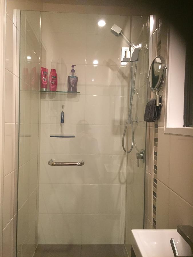 Accommodation In Frimley Hastings Bagian luar foto